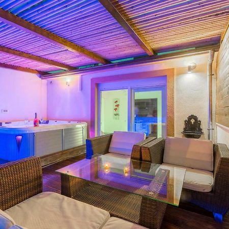 Alena Luxury Apartment With Jacuzzi Split Buitenkant foto