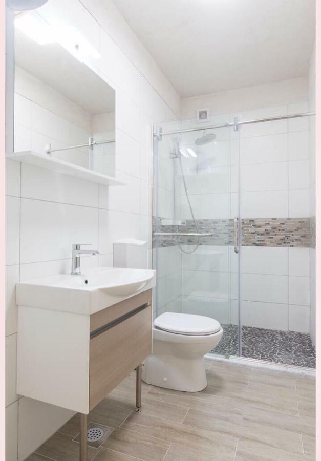 Alena Luxury Apartment With Jacuzzi Split Buitenkant foto