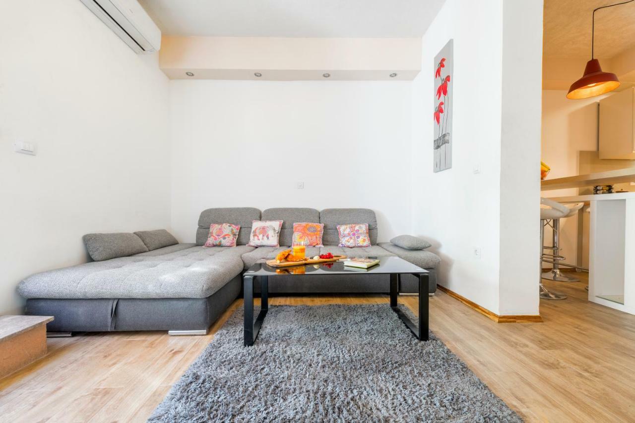 Alena Luxury Apartment With Jacuzzi Split Buitenkant foto
