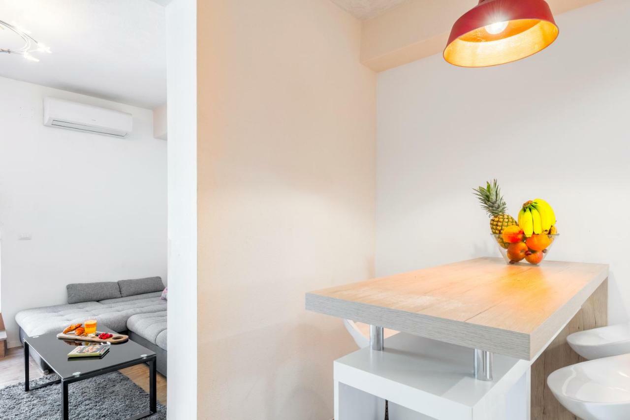 Alena Luxury Apartment With Jacuzzi Split Buitenkant foto
