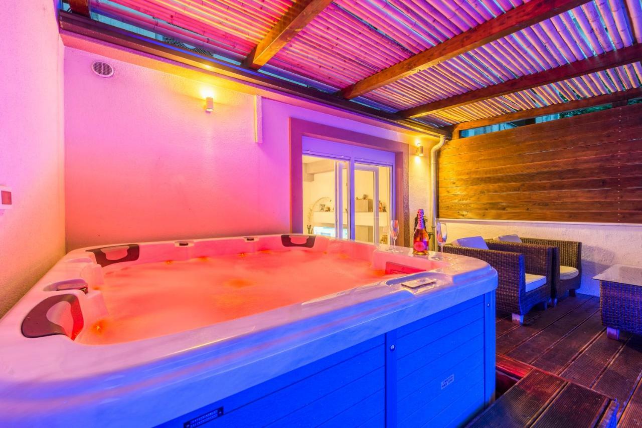Alena Luxury Apartment With Jacuzzi Split Buitenkant foto